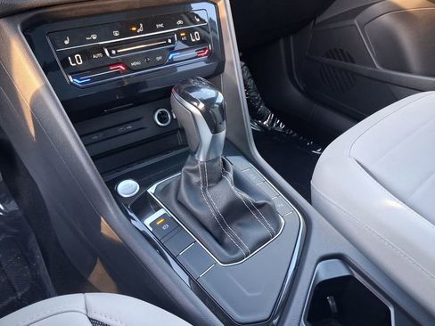 New 2026 Volkswagen Taos SE FWD image 9