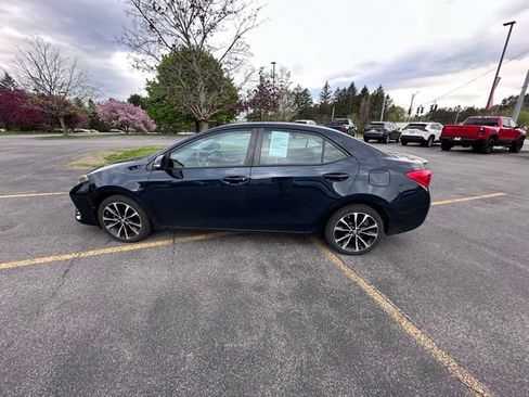 Used 2018 Toyota Corolla SE w/ SE Premium Package FWD image 6