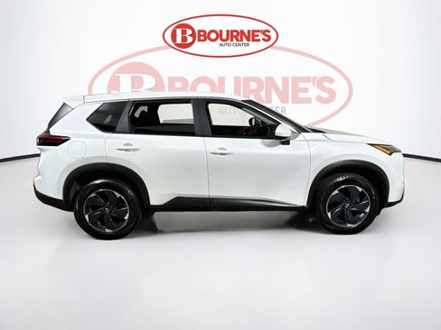 Used 2024 Nissan Rogue SV AWD/4WD image 10