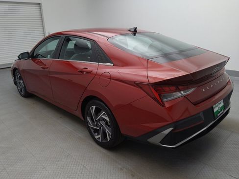 Used 2025 Hyundai Elantra Limited FWD image 5