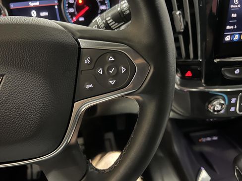 Used 2023 Chevrolet Traverse LT FWD image 12