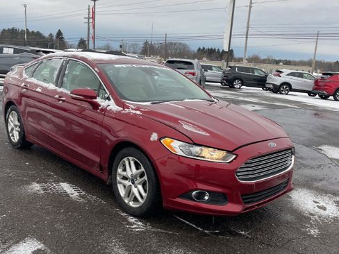 Used 2016 Ford Fusion SE w/ Equipment Group 202A FWD image 3