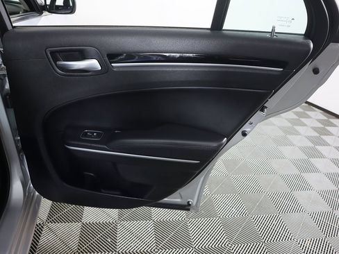 Used 2023 Chrysler 300 Touring w/ Sport Appearance Package image 22