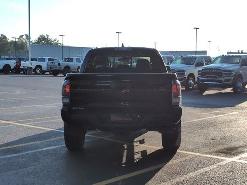 Used 2023 Toyota Tacoma TRD Pro AWD/4WD image 4