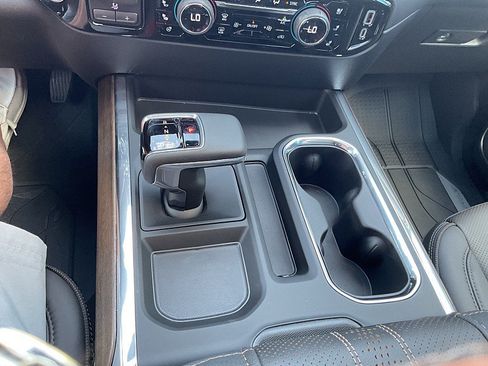 New 2026 Chevrolet Silverado 1500 High Country w/ High Country Premium Package AWD/4WD image 27