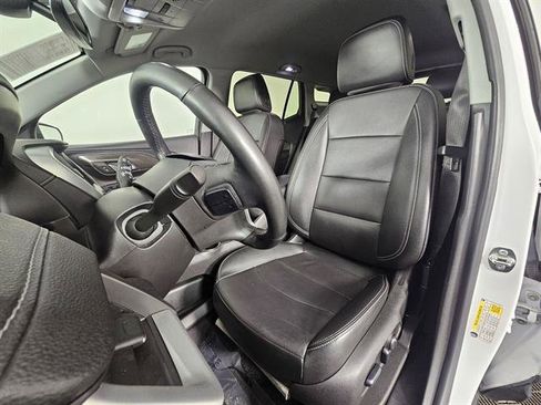 Used 2024 GMC Terrain SLT image 26