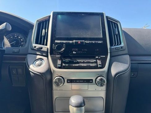 Used 2016 Toyota Land Cruiser AWD/4WD image 20