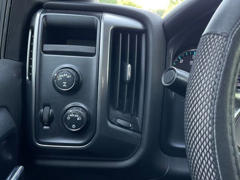 Used 2019 Chevrolet Silverado 1500 LT AWD/4WD image 13