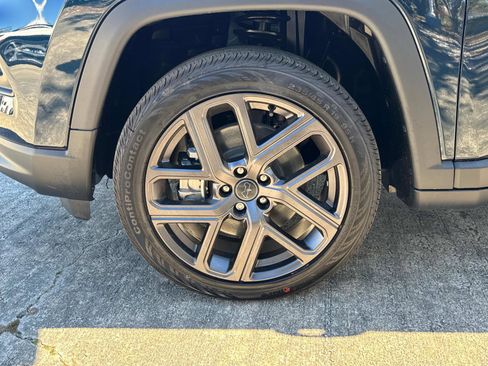 New 2026 Jeep Compass Latitude AWD/4WD image 10