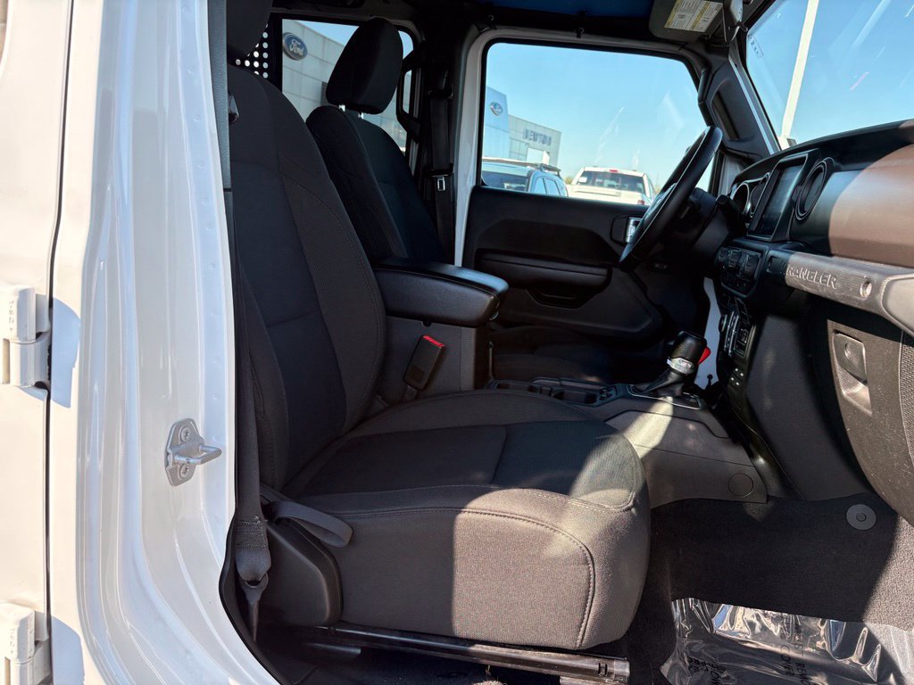 Used 2018 Jeep Wrangler Unlimited Sport S AWD/4WD image 25