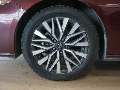 Used 2023 Nissan Altima 2.5 SV image 8