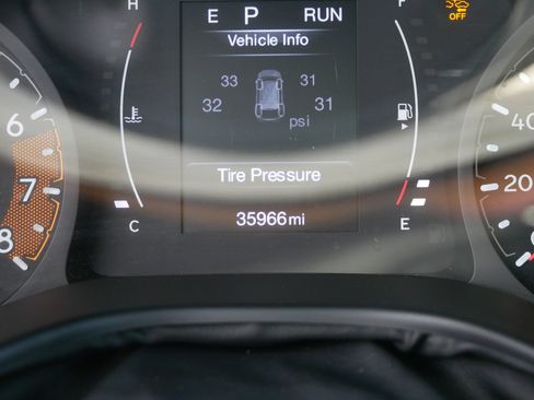 Used 2022 Jeep Compass Latitude image 35