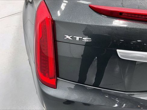 Used 2017 Cadillac XTS Luxury image 37