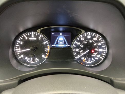 Used 2020 Nissan Pathfinder SL FWD image 23