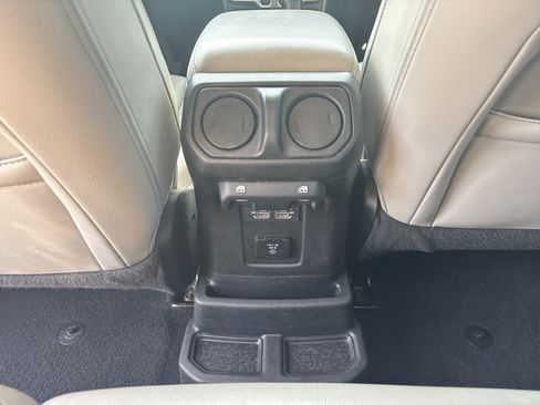 Used 2021 Jeep Wrangler Unlimited Sahara AWD/4WD image 18