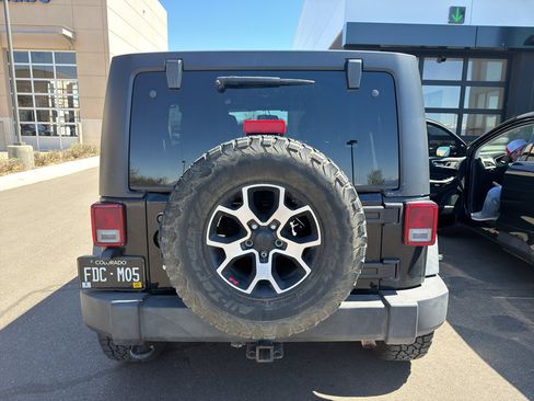 Used 2015 Jeep Wrangler Unlimited Rubicon w/ Connectivity Group image 6