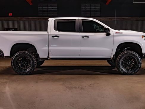 Used 2024 Chevrolet Silverado 1500 LT Trail Boss AWD/4WD image 11