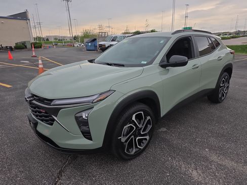 Used 2024 Chevrolet Trax RS w/ Driver Confidence Package image 7