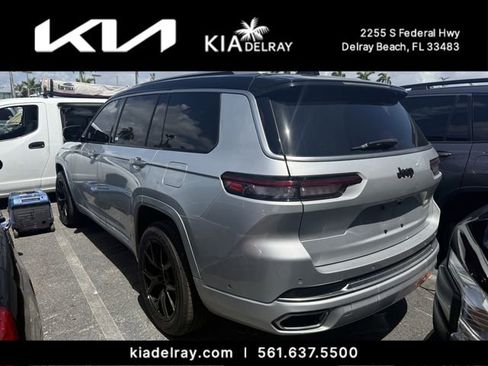 Used 2021 Jeep Grand Cherokee L Summit w/ Luxury Tech Group V AWD/4WD image 3