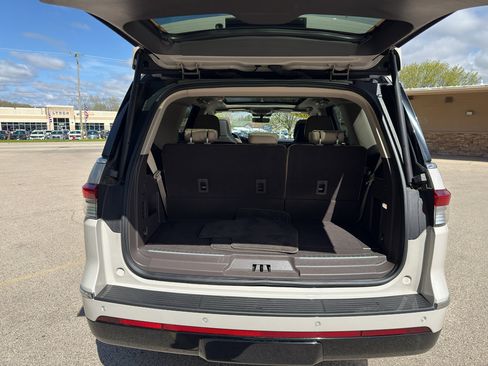Used 2024 Lincoln Navigator Reserve w/ Equipment Group 201A AWD/4WD image 21