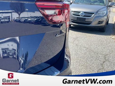 Certified 2024 Volkswagen Tiguan SE image 17