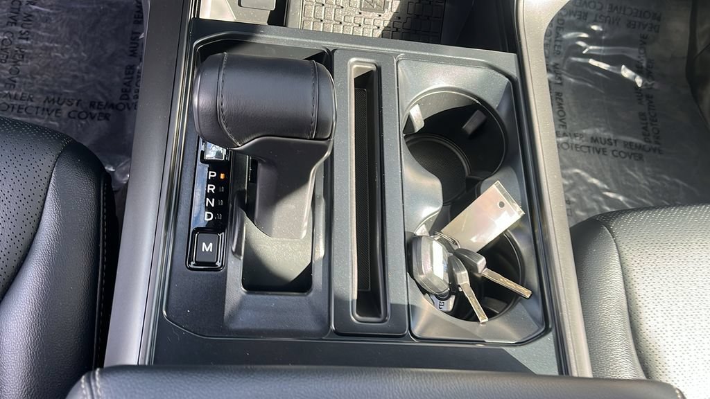 Used 2025 Ford F150 Lariat w/ Equipment Group 502A High AWD/4WD image 14