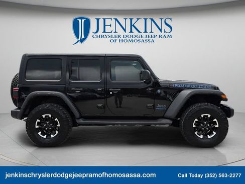 Used 2024 Jeep Wrangler Unlimited Rubicon 4xe AWD/4WD image 3