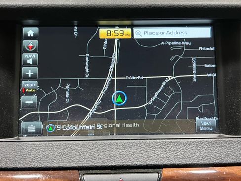 Used 2017 Kia Cadenza Premium w/ Luxury Package FWD image 16