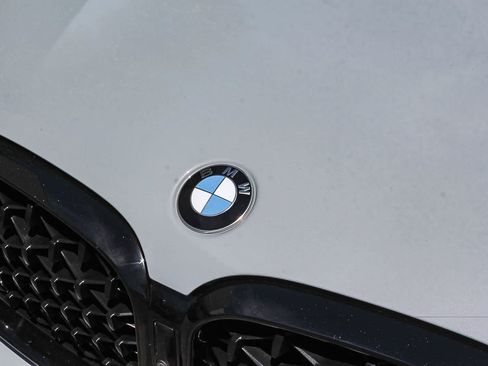Used 2023 BMW X4 xDrive30i w/ M Sport Package AWD/4WD image 11