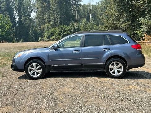 Used 2014 Subaru Outback 3.6R Limited w/ Moonroof Package AWD/4WD image 6