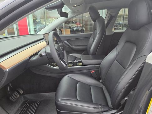 Used 2020 Tesla Model Y Long Range image 21