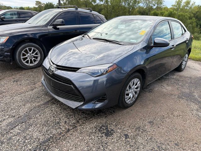 Used 2017 Toyota Corolla LE w/ Carpet Mat Package (TMS) FWD image 2