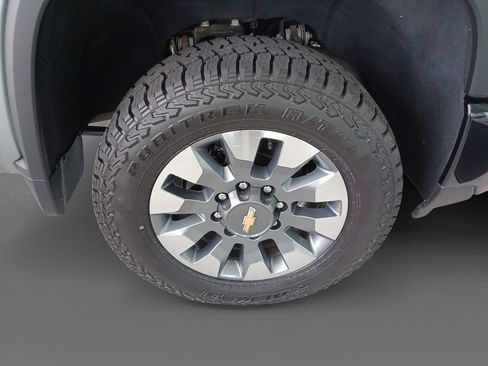Used 2024 Chevrolet Silverado 2500 Custom w/ Custom Value Package AWD/4WD image 15