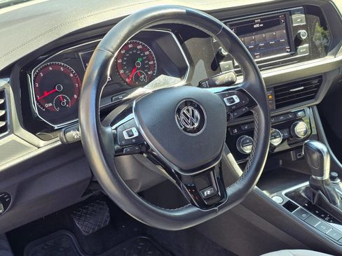 Used 2019 Volkswagen Jetta R-Line image 15