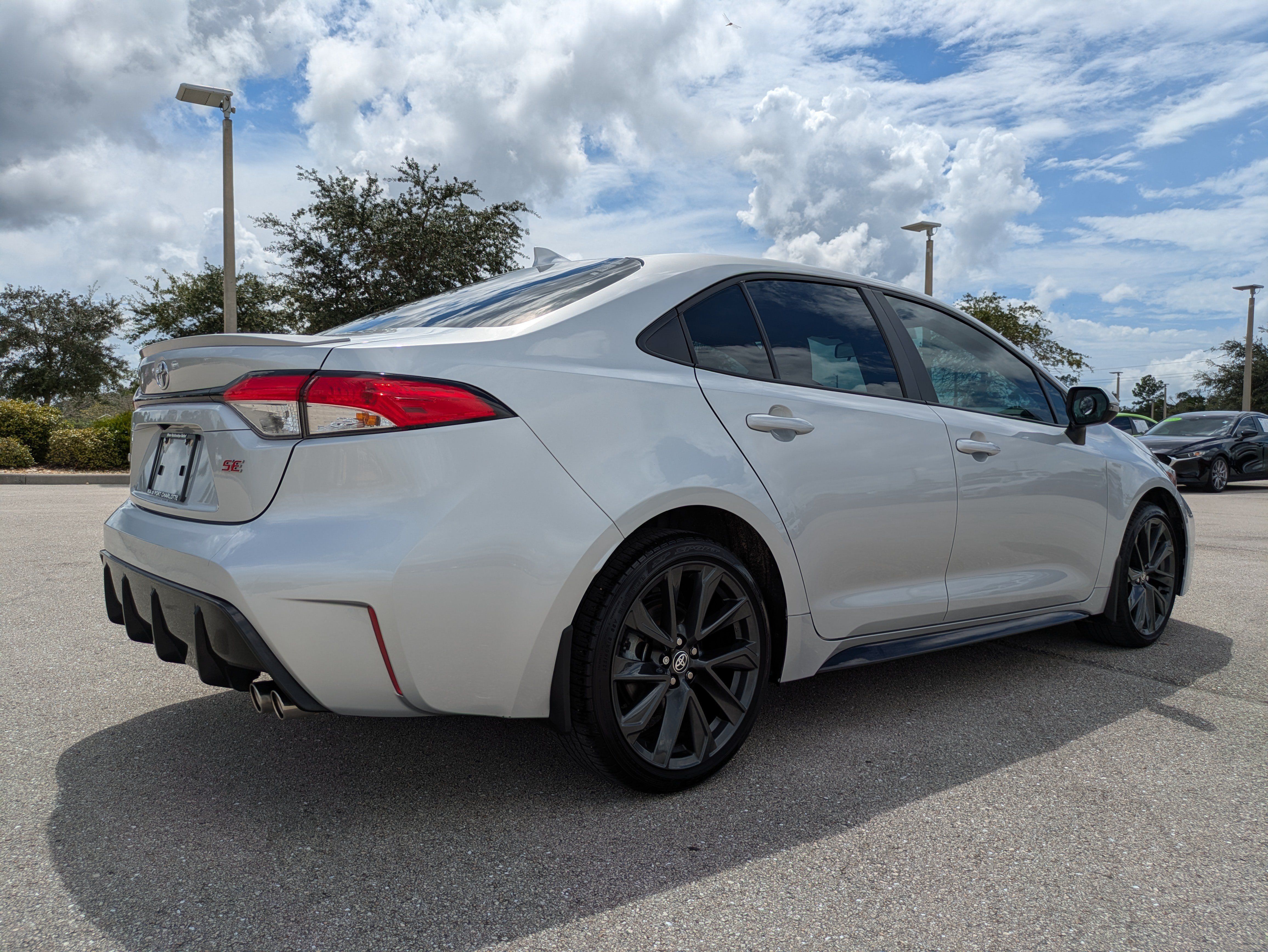 Used 2025 Toyota Corolla SE FWD image 4