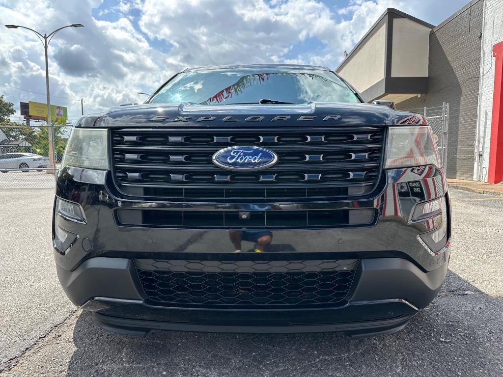 Used 2017 Ford Explorer Sport w/ Equipment Group 401A AWD/4WD image 2