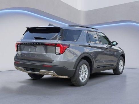 New 2026 Ford Explorer Active w/ Active Comfort Package RWD image 3