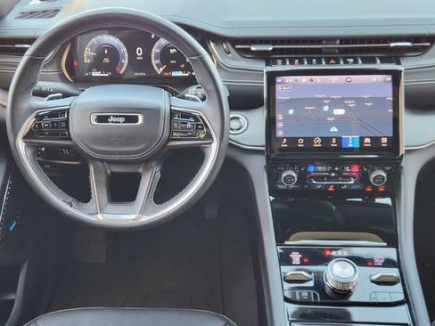 Certified 2022 Jeep Grand Cherokee L Overland AWD/4WD image 27