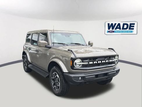 New 2026 Ford Bronco Outer Banks AWD/4WD image 3