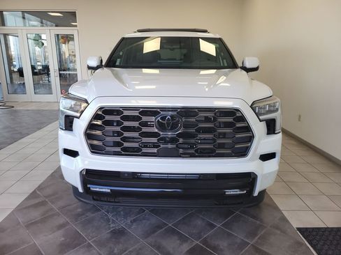 Used 2026 Toyota Sequoia Platinum AWD/4WD image 4