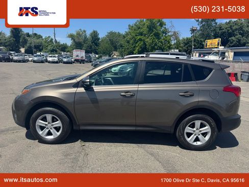 Used 2013 Toyota RAV4 XLE FWD image 2