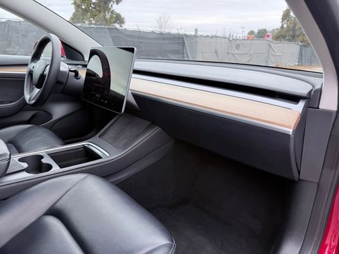 Used 2023 Tesla Model 3 Standard Range image 19