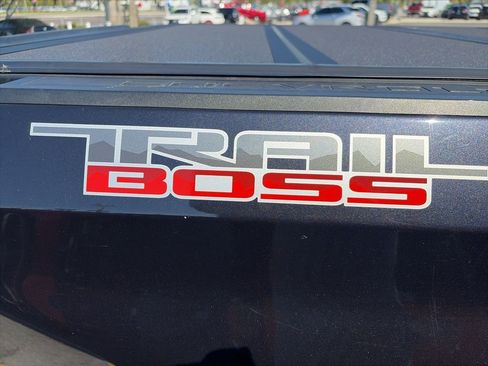 Used 2024 Chevrolet Silverado 1500 LT Trail Boss w/ Convenience Package II image 7