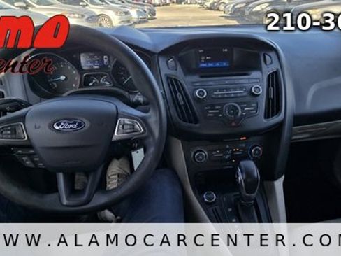 Used 2017 Ford Focus SE image 31