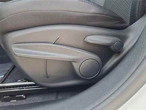 New 2026 Jeep Compass Latitude image 15