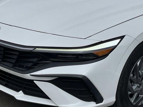 Certified 2024 Hyundai Elantra SEL image 9