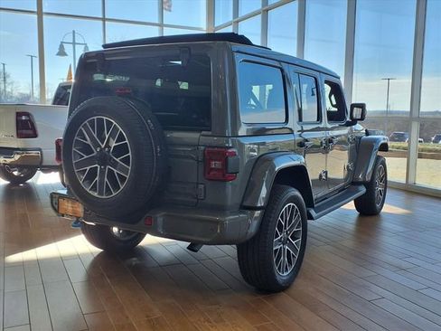 Certified 2022 Jeep Wrangler Unlimited Sahara image 25