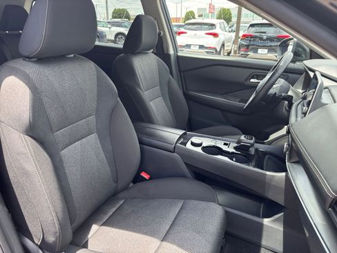 Used 2025 Nissan Rogue SV AWD/4WD image 38
