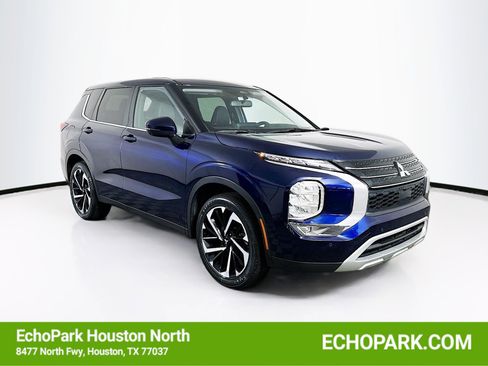 Used 2024 Mitsubishi Outlander SE image 1