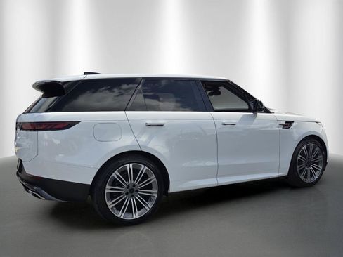 Used 2026 Land Rover Range Rover Sport SE AWD/4WD image 7